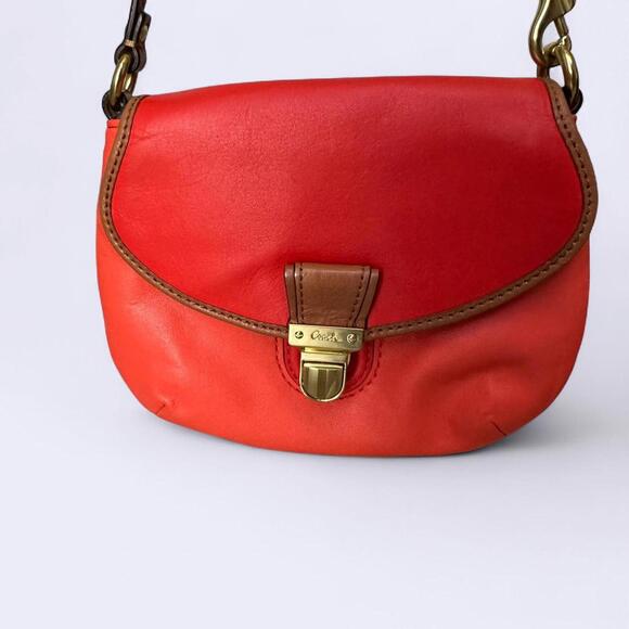 Coach - Picture 3 of 6